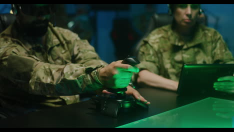 personal militar en entrenamiento de vr