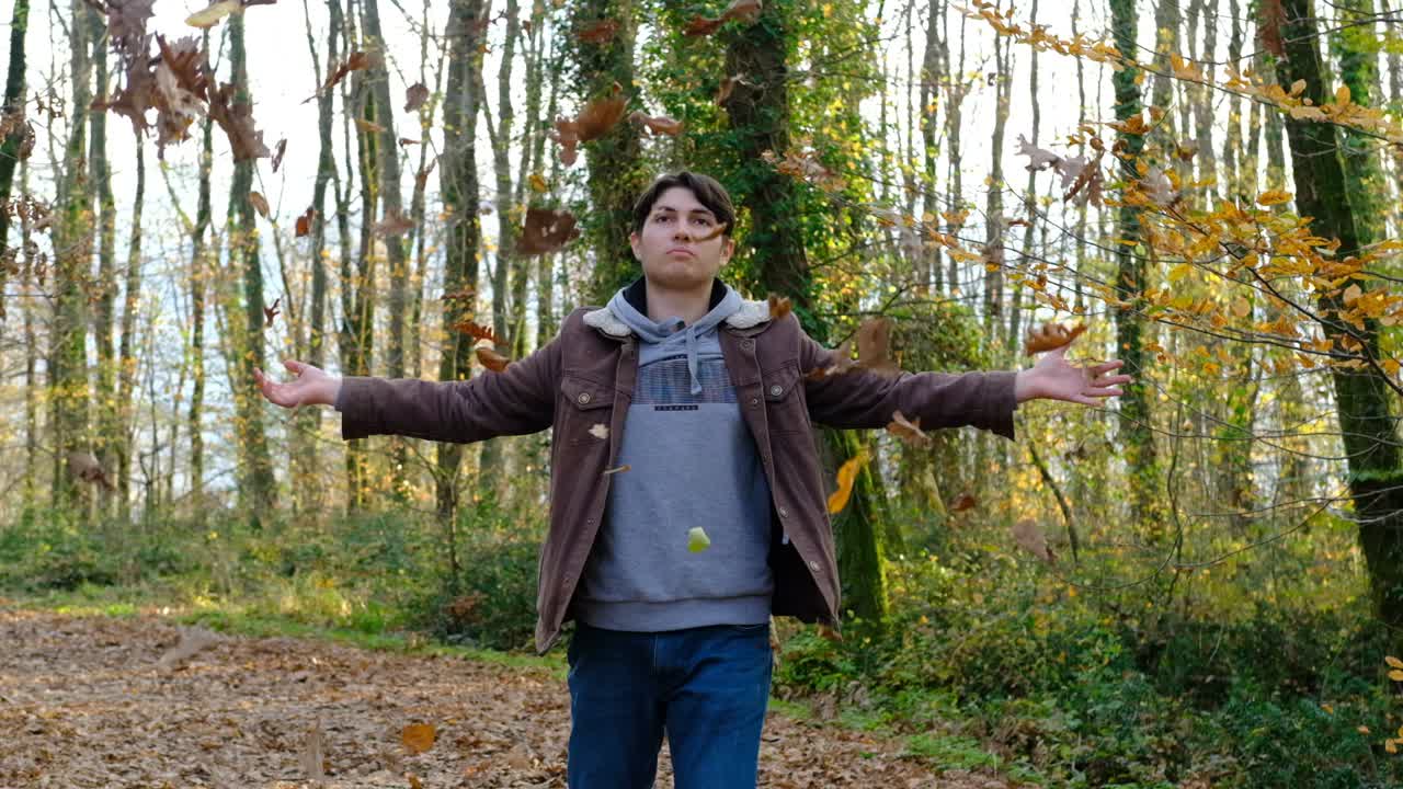 сухие человеческие листья