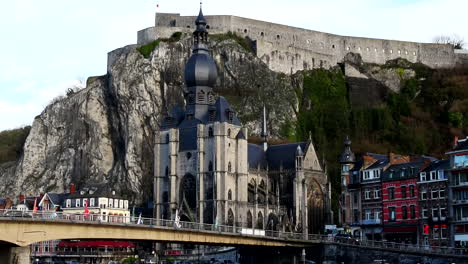 la ciudadela de dinant es una ciudadela en la ciudad belga de dinant