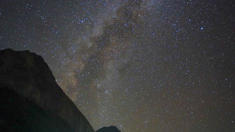 night sky time lapse with visible milky way galaxy