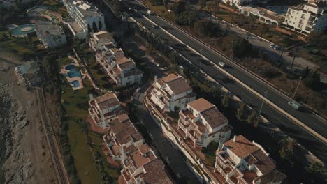 Vista-Residencial-Aérea-Del-Suburbio-Español-Cerca-De-La-Costa,-Mijas,-Sur-De-España