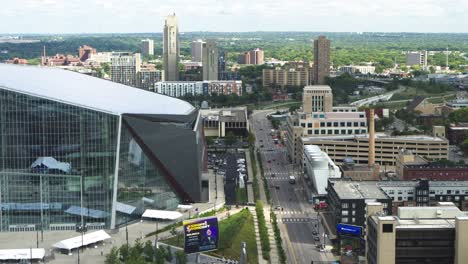 Aéreo,-Calle-6-Sur-Al-Lado-Del-Estadio-Us-Bank-En-Minneapolis,-Minnesota