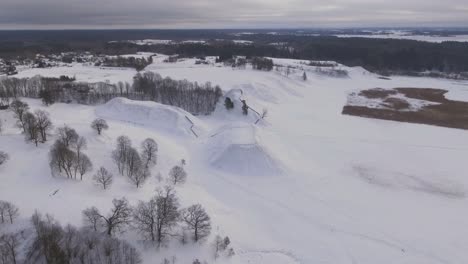 Los-Fuertes-De-Kernavė-Y-El-Valle-De-Pajauta-En-Invierno