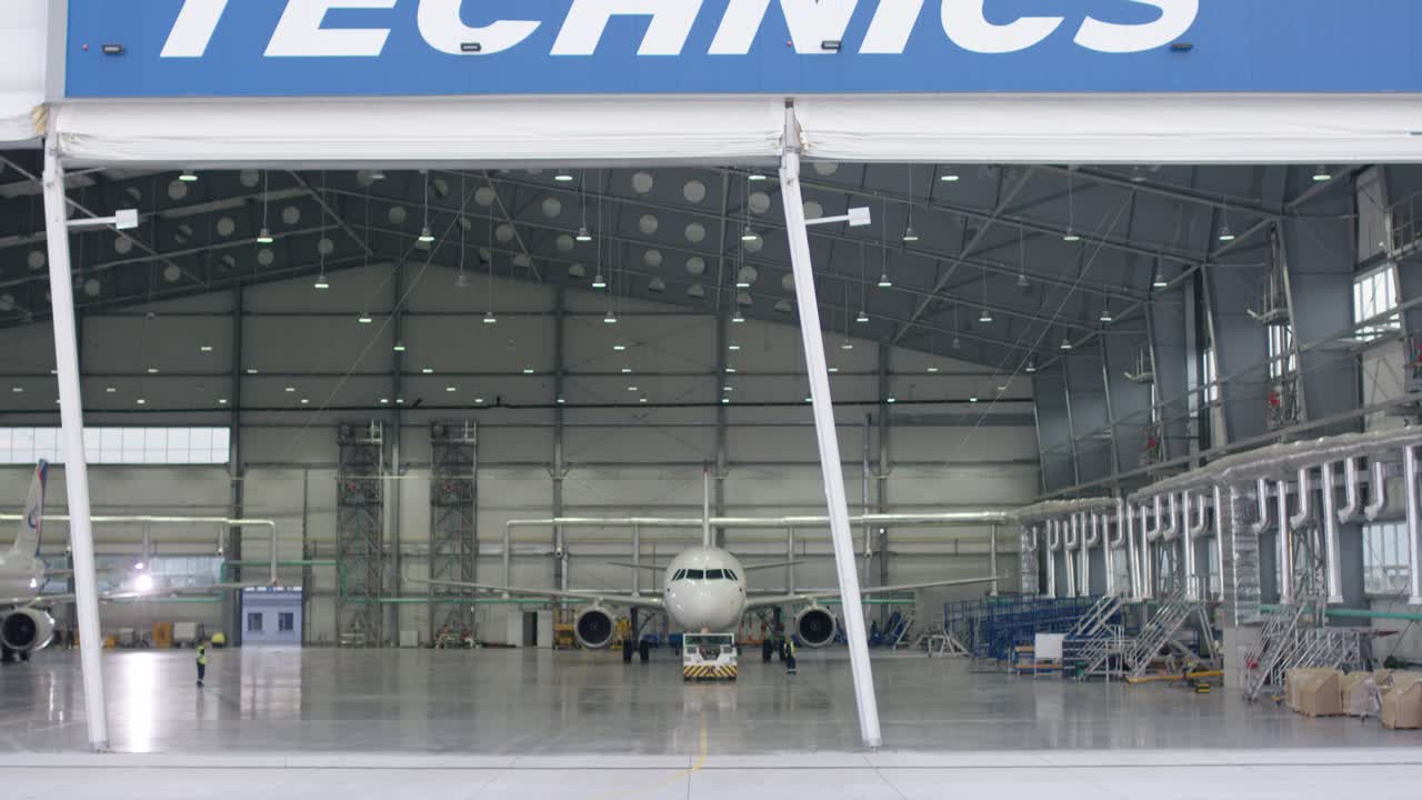 거에서 비행기 유지보수