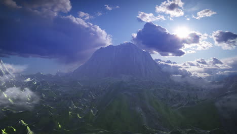 un espectacular paisaje montañoso bajo un cielo nublado