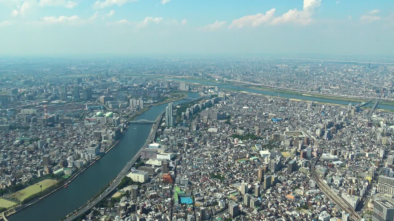 스카이트리 타워에서 도쿄와 강 일부의 조감도