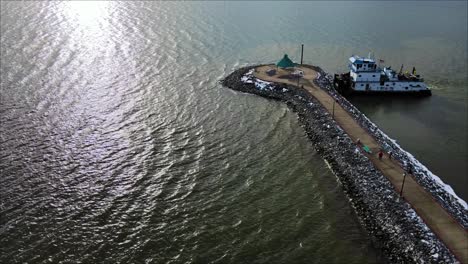 Flying-along-the-jetti-at-Lighthouse-Landing-in-Grand-Rivers,-Kentucky