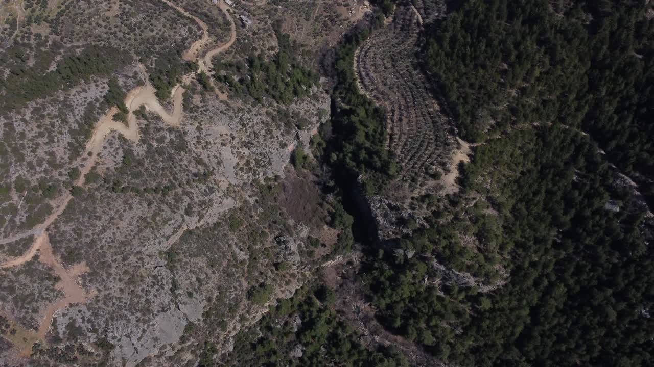 vista de drones de tierras de cultivo en el valle 1