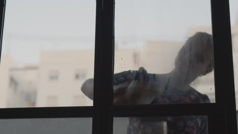 woman likes keeping house clean