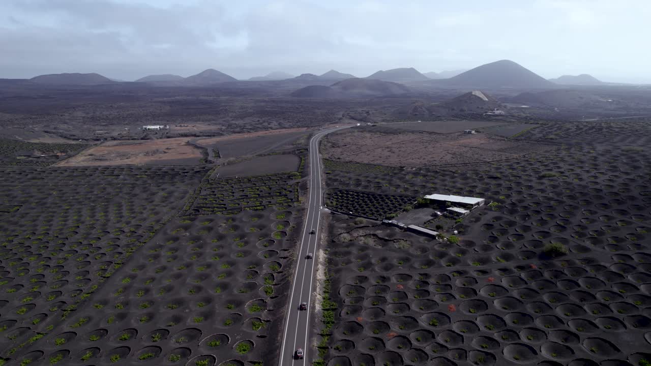 화산 포도원 분화구와 화산의 조감도