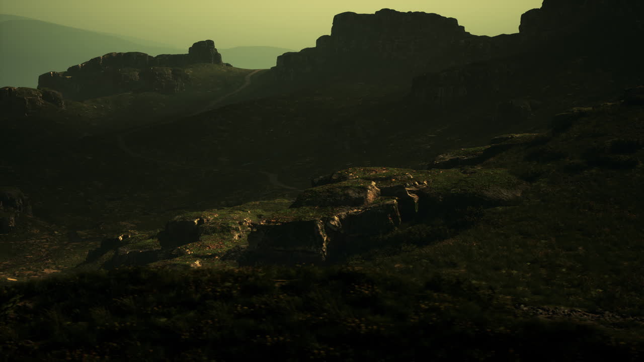 안개 가 가득 한 산악 풍경