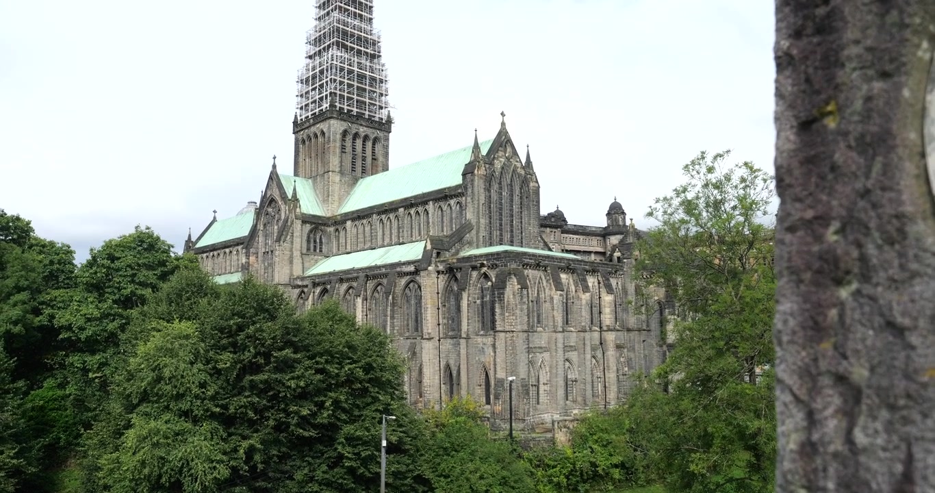 Cattedrale di Glasgow, un capolavoro dell'architettura gotica, che offre una ricca storia e un patrimonio spirituale