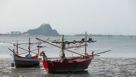 Fisherman-Boat-Floating-On-The-Sea-At-Khao-Lom-Muak,-Prachuapkirikhan-Province,-Thailand