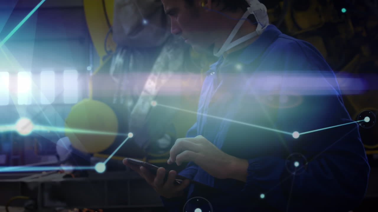 animación de la red de conexiones a través de un trabajador caucásico usando una tableta