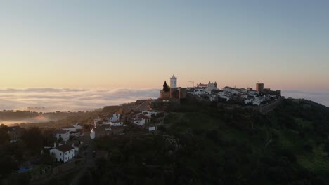 Morgen-In-Monsaraz-über-Den-Wolken