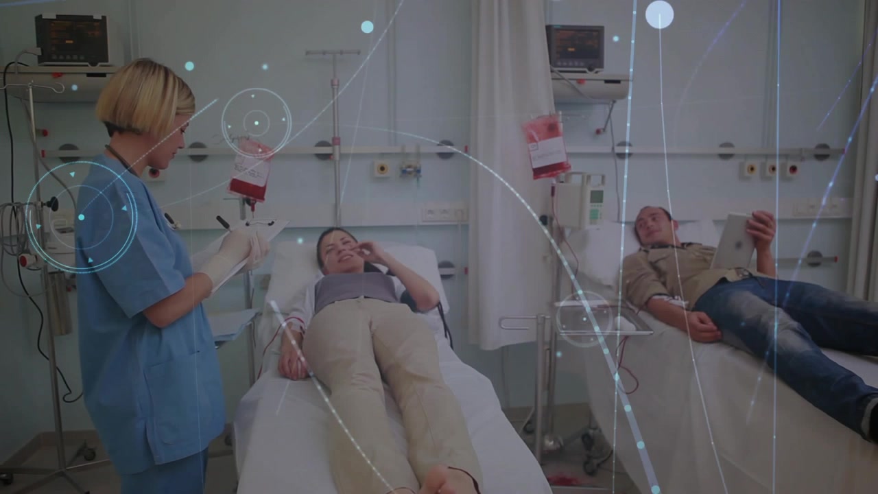 Enfermeira Atendendo Pacientes em Quarto de Hospital com Sobreposição de Dados Digitais