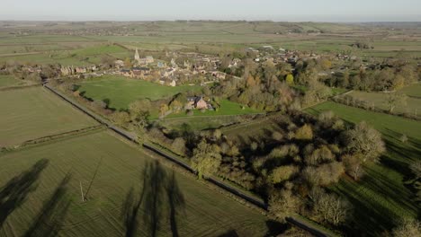 Pueblo-Británico-Ashley-Northamptonshire-Paisaje-Aéreo-De-Otoño