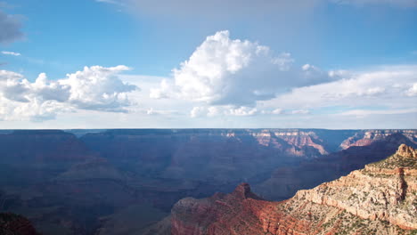 Tormenta-De-Lluvia-Cayendo-En-El-Parque-Nacional-Del-Gran-Cañón-En-Arizona,-Ee.uu.