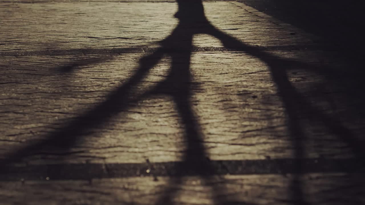 거리에서 는 사람들의 세계 지도를 가진 데이터 처리의 애니메이션