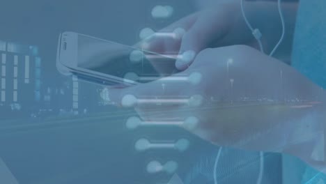 animación de cadena de adn y flechas sobre persona caucásica usando teléfono inteligente