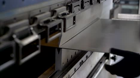 máquina para doblar metales