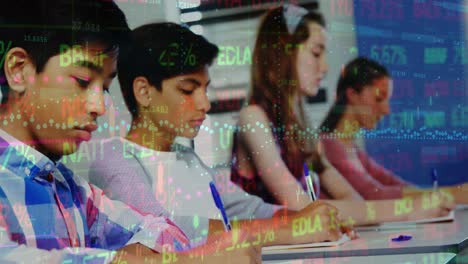 animación del procesamiento de datos sobre diversos estudiantes en el aula.