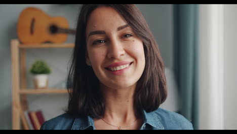 retrato de una mujer sonriente