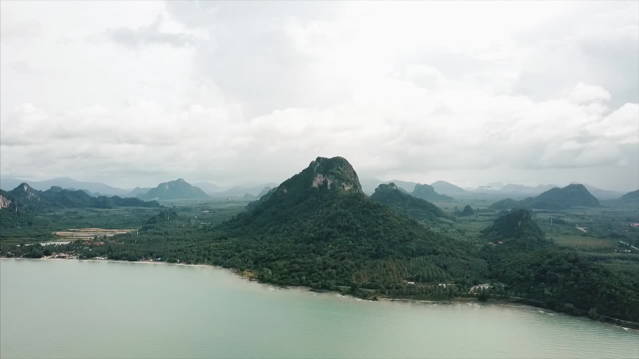 vista aérea de la cordillera costera