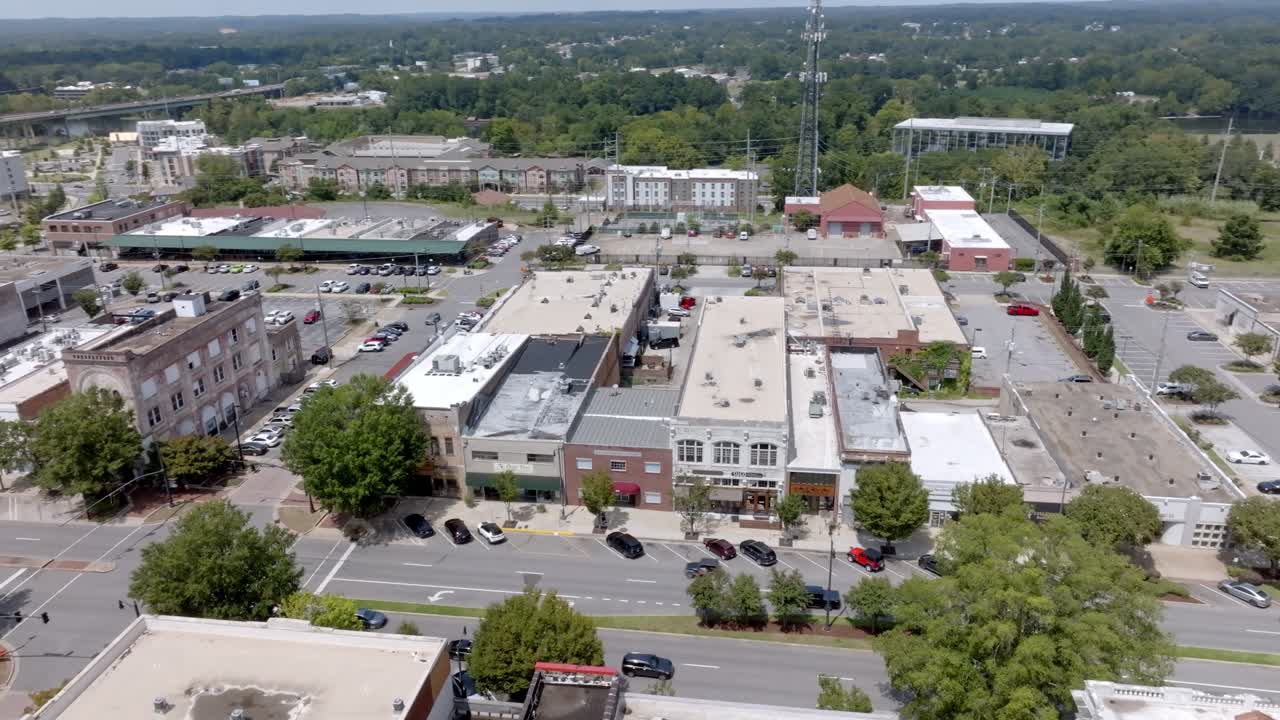 Centro de Tuscaloosa, Alabama con video de dron girando
