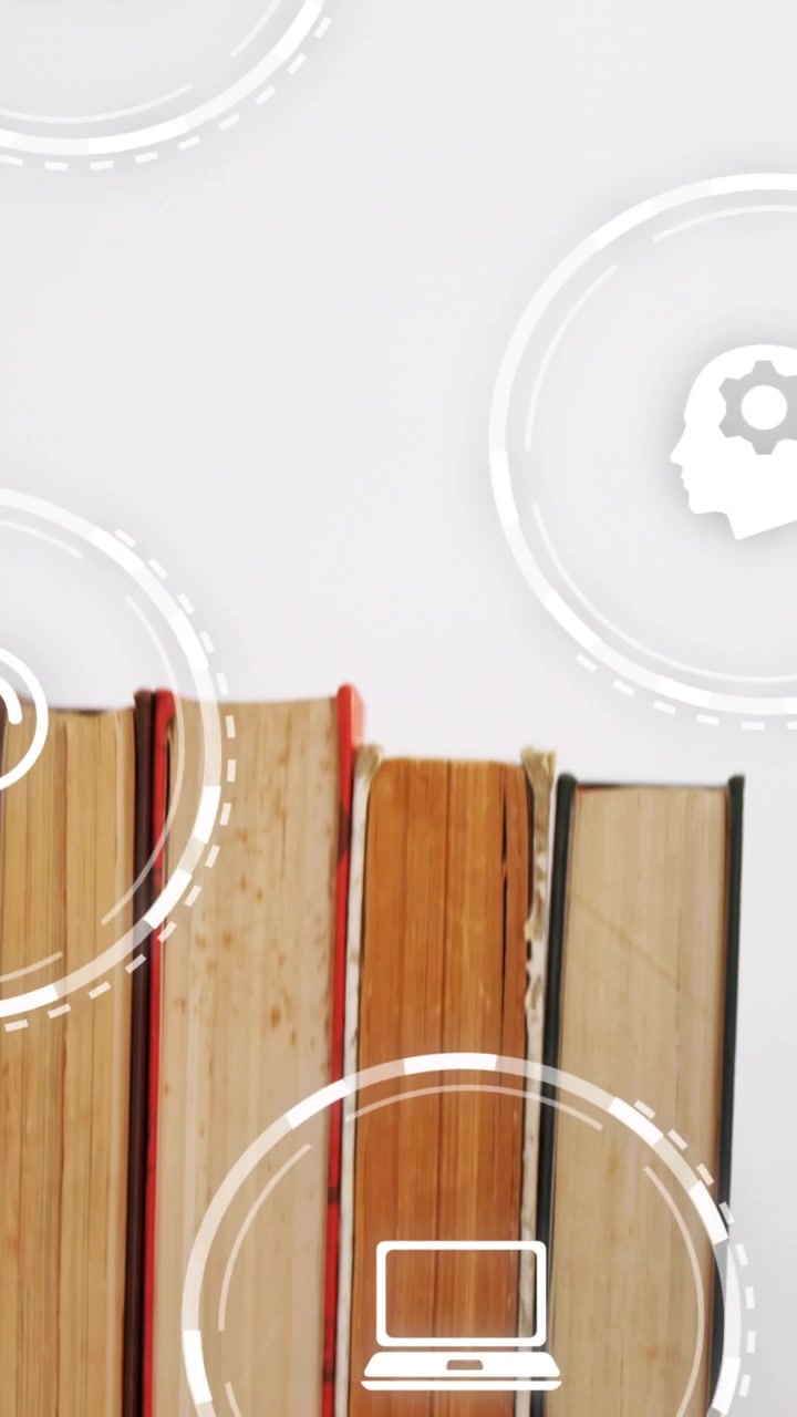 Vertikales Video: Kamera schwenkt über Buchrücken, den Blick zentrierend, während über den Büchern Symbole für Lernzwecke pulsieren.