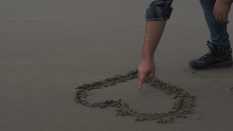 Zeichne-Liebe-Am-Strand