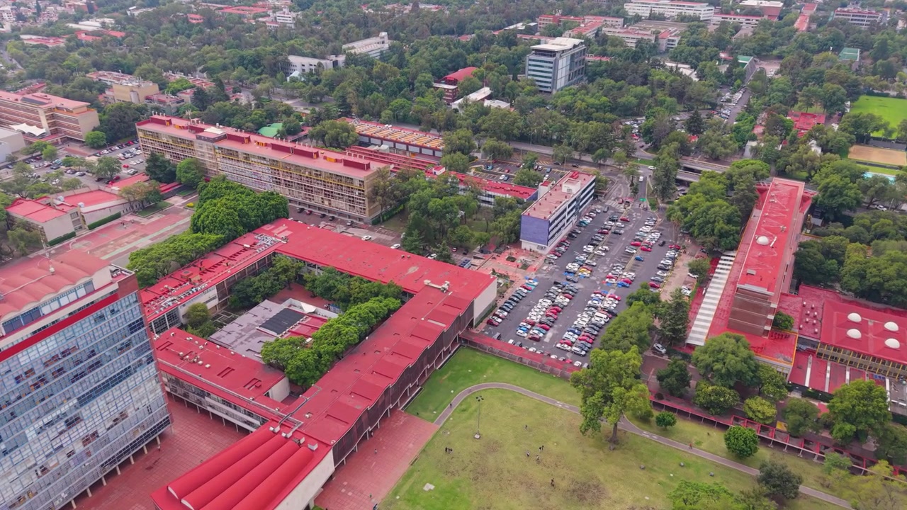 Panorama udara kompleks akademik di Coyoacán CDMX.