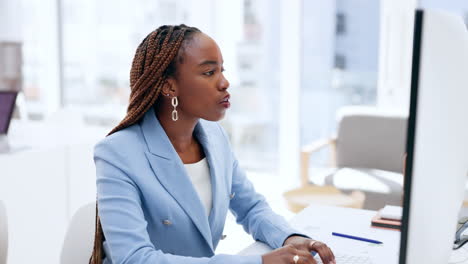 Oficina,-Trabajo-Y-Mujer-Negra-En-El-Pensamiento-De-La-Computadora