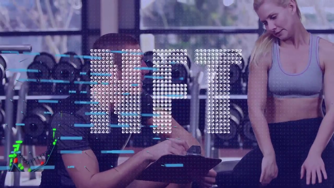 Animazione di NFT e dati finanziari su una donna e un uomo di diverse etnie in palestra.
