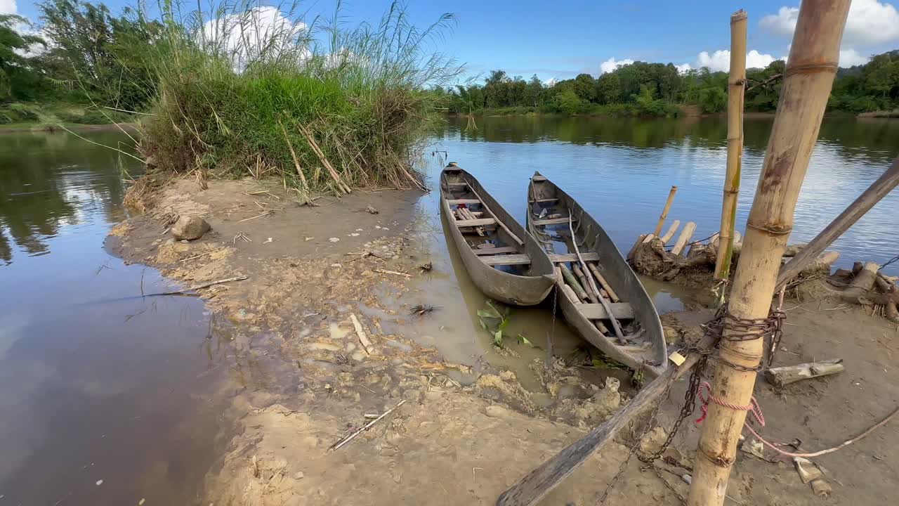 Elvebåtstopp nær Maroantsetra, Madagaskar.