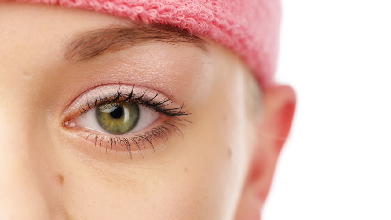 가까운 눈 스포츠 캐릭터 시리즈 순수한 색 배경에 고립