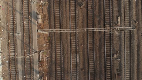 toma cenital de un tren local de mumbai