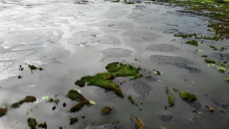 pitch - lago bituminoso en la isla de trinidad y tobago en el caribe de dji mavic air
