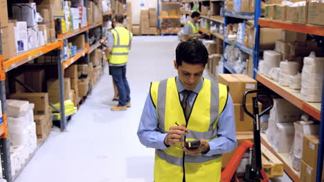 escáner de códigos de barras para el trabajador