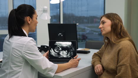 doctor explaining sonogram