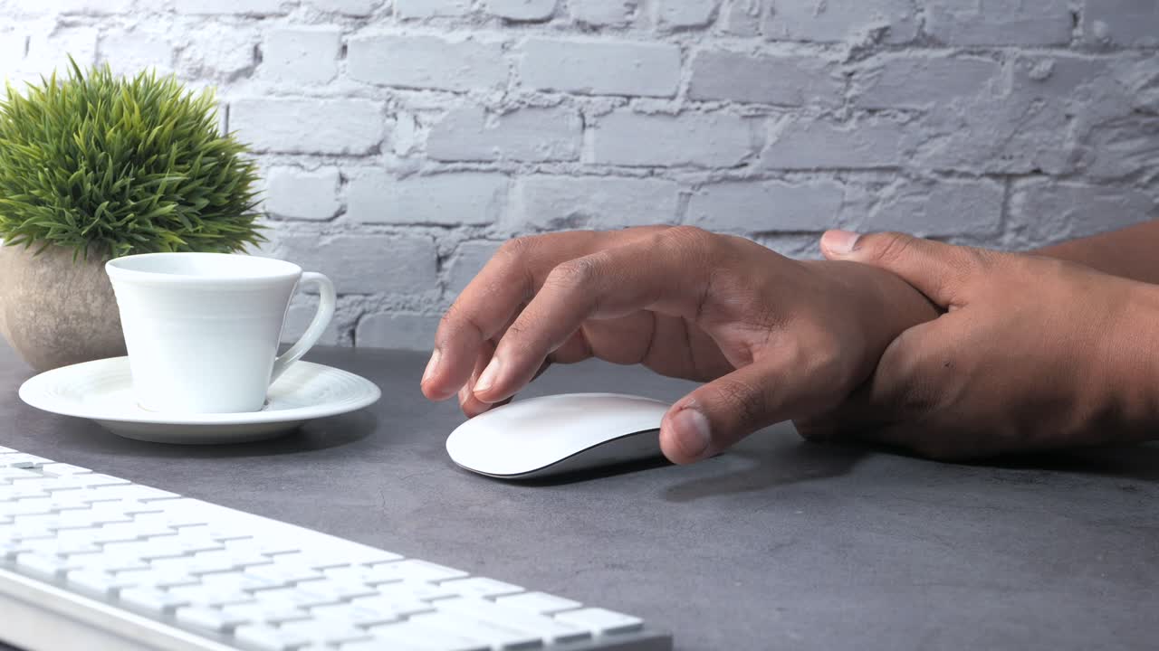 Wrist Pain While Using Computer