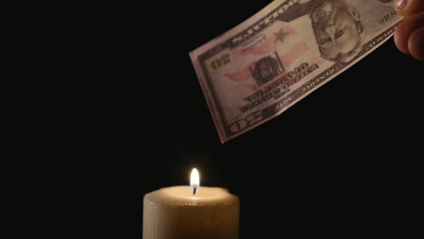 la quema de quinientos dólares