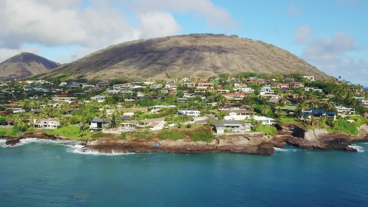 오아후, 하와이, 미국에 있는 중국 벽의 공중 파노라마 보기