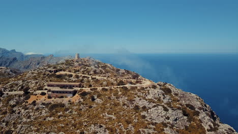 Vista-Aérea-De-La-Torre-Haritage-En-Mallorca,-España