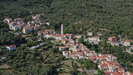 Drohnenaufnahmen,-Die-Um-Die-Kirche-Von-Montegrazie-Fliegen