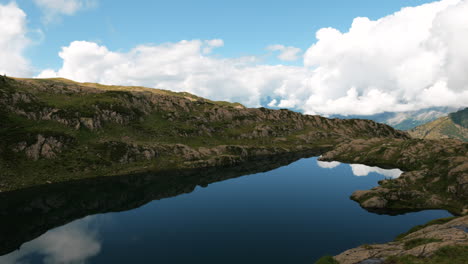 Lago-Alpino-De-Gran-Altitud-En-Chamonix-Francia