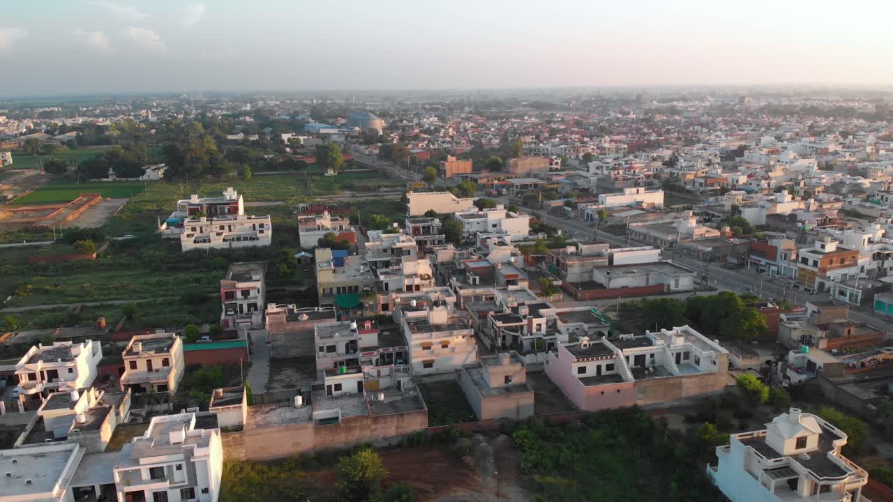 vista de casas residenciales en la provincia de punjab, india