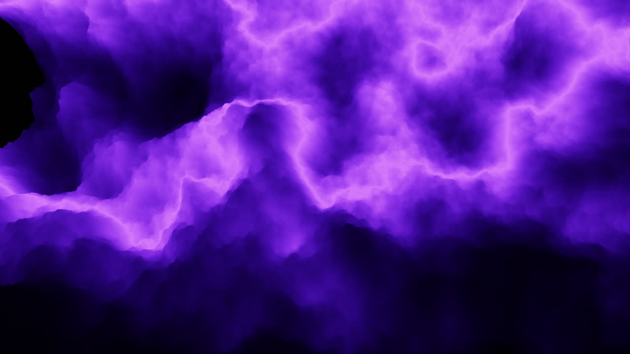 el rayo púrpura ilumina el cielo tormentoso