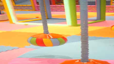 área de juegos colorida para niños