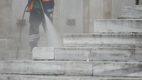 limpieza de escalones de mármol con lavador a presión